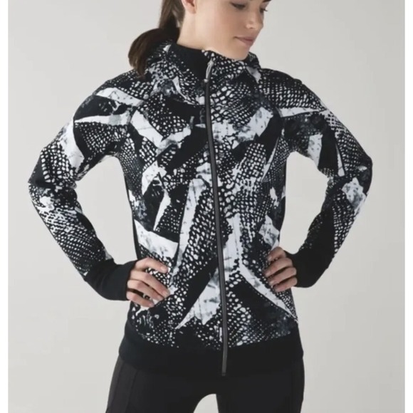 lululemon athletica Tops - EUC🌟Lululemon Scuba Hoodie III Light Cotton Fleece Sz 8 Static Mist White Black